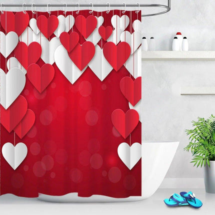 Rødt og hvitt dusjforheng med hjerter