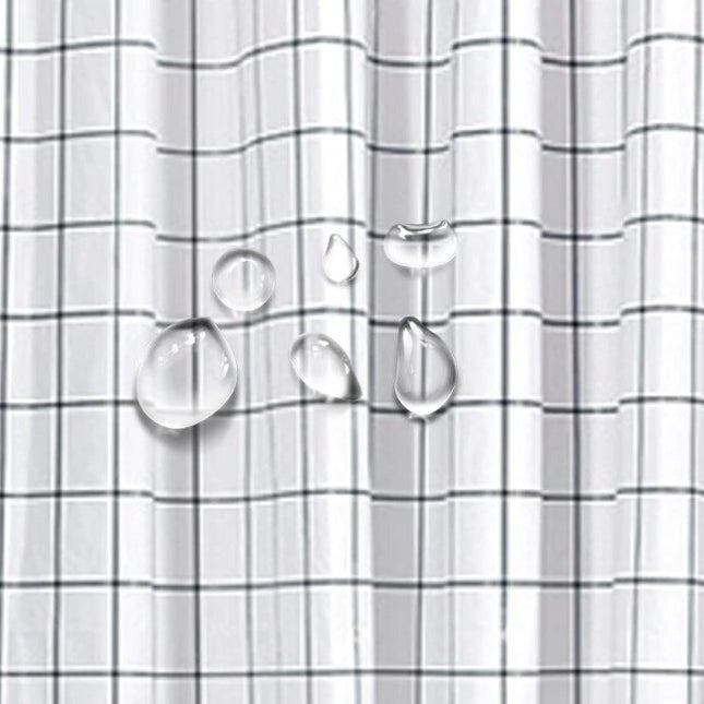 Skandinavisk dusjforheng med rutemønster