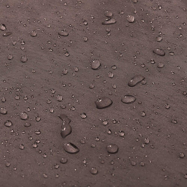 Ensfarget brunt dusjforheng til badet