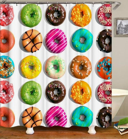 Dusjforheng med fargerikt donutmønster