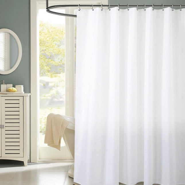 Klassisk hvitt dusjforheng i stoff