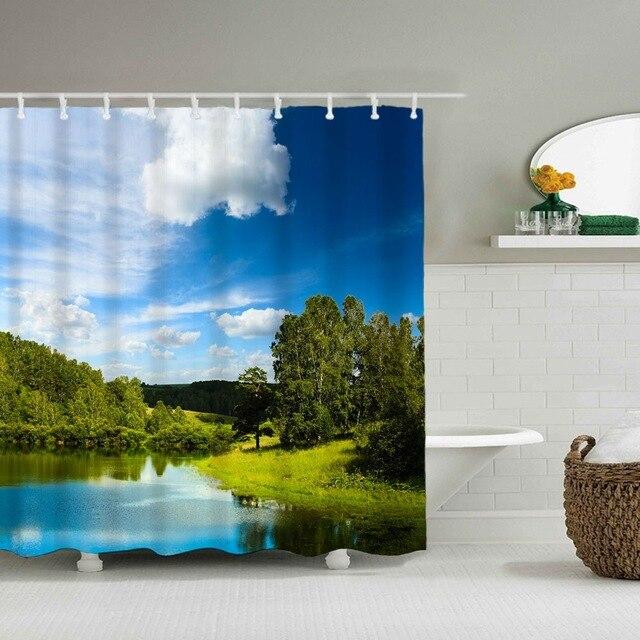Dusjforheng med vakkert innsjø landskap