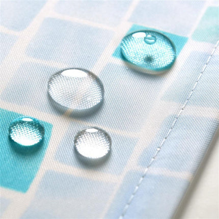 Dusjforheng med blått mosaikkmønster