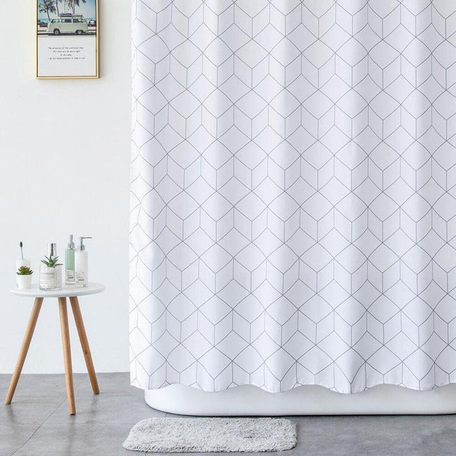 Minimalistisk dusjforheng med geometrisk mønster