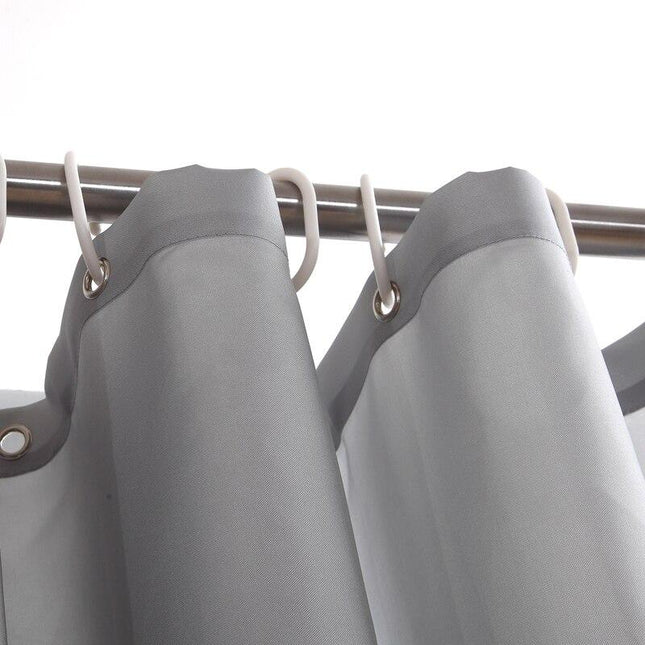 Grått dusjforheng i stoff