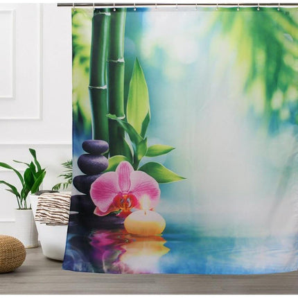 Avslappende dusjforheng med bambus og orkidé